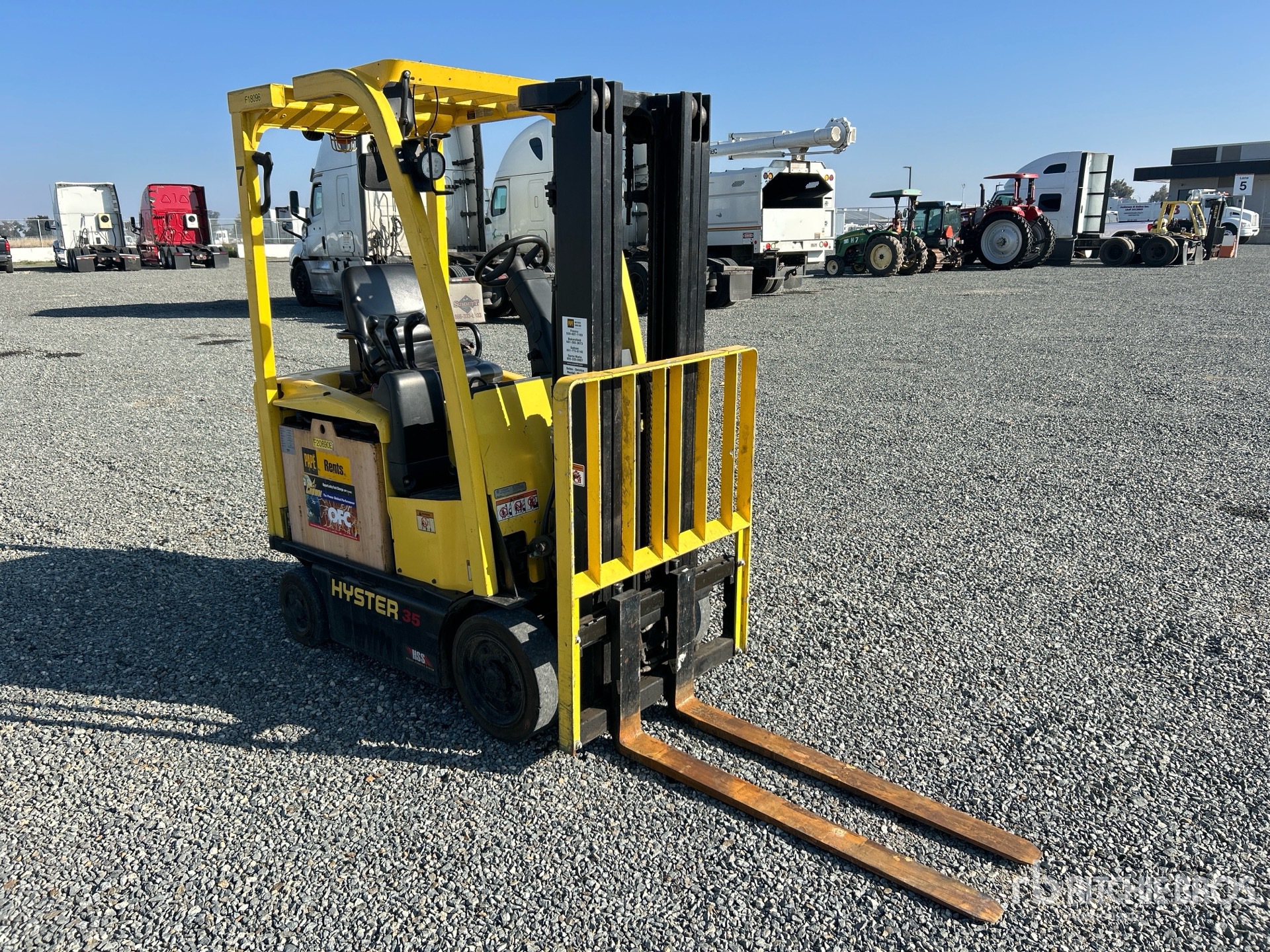 General Appearance with Picture, Right Front Corner