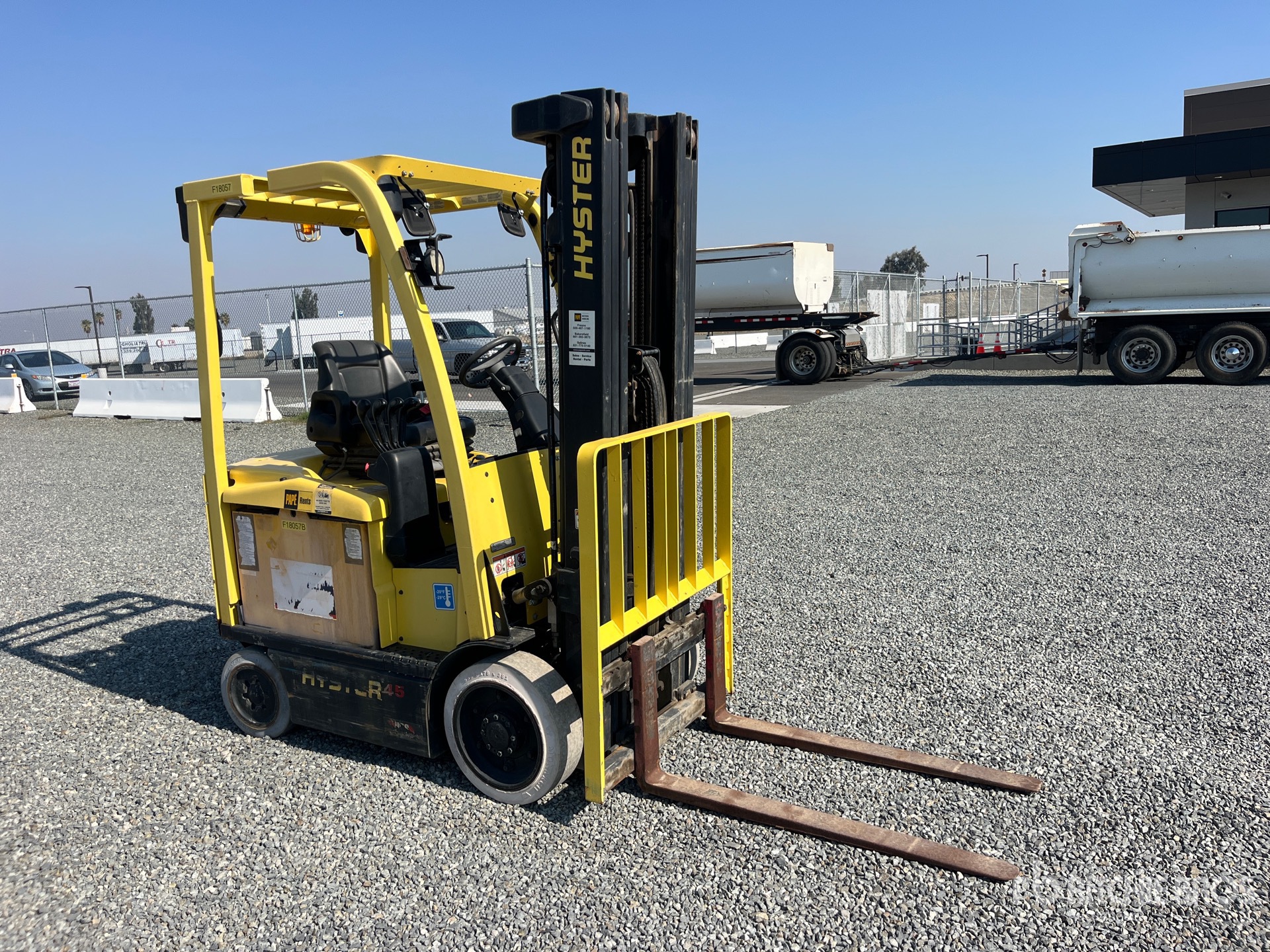 General Appearance with Picture, Right Front Corner