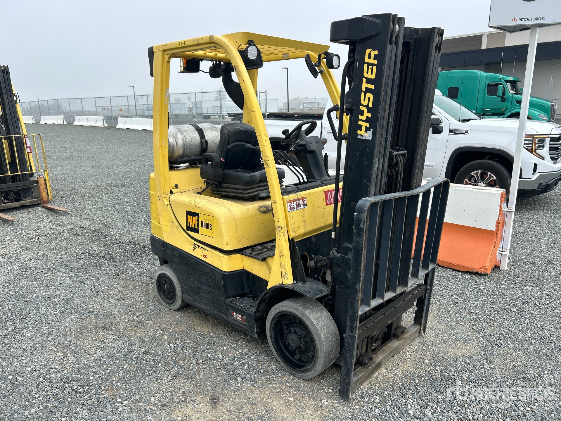 General Appearance with Picture, Right Front Corner