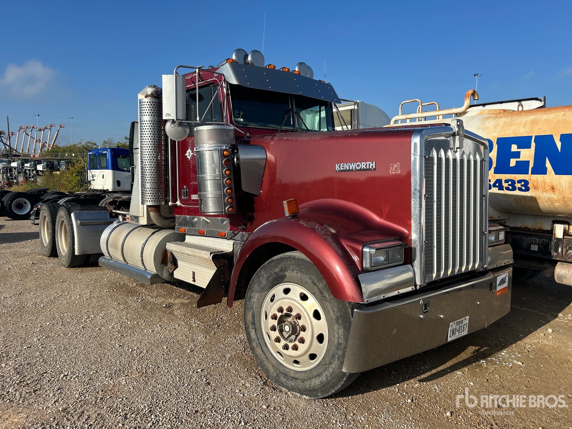 General Appearance with Picture, Right Front Corner