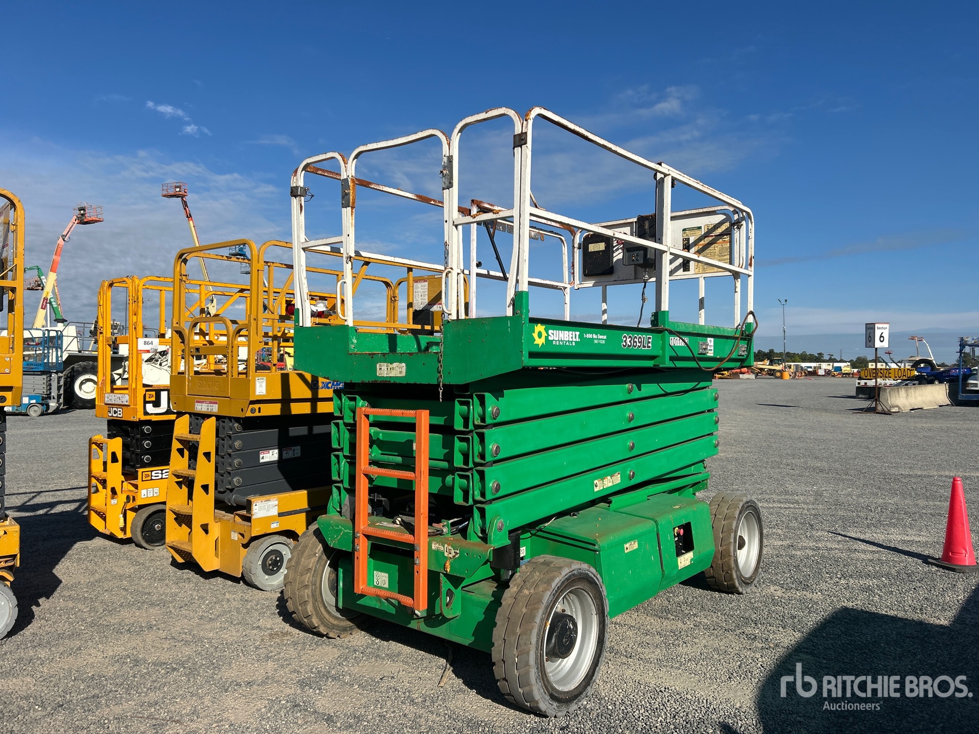 General Appearance with Foto, angolo anteriore sinistro