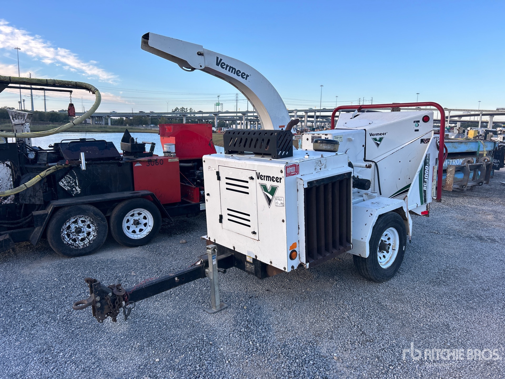 General Appearance with Foto, angolo anteriore sinistro