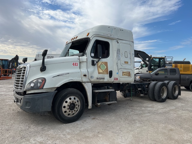 2013 Freightliner Cascadia 125 6x4 T/A Sleeper Truck Tractor (Inoperable) 2013 Freightliner Cascadia 125 6x4 T/A Sleeper Truck Tractor (Inoperable)