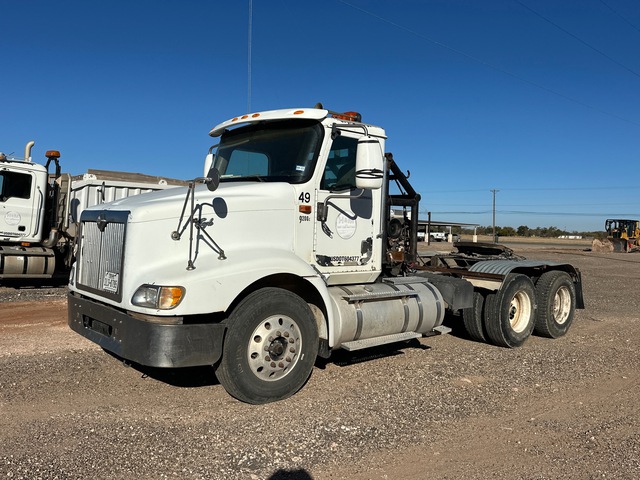 International 9200i 6x4 Winch Truck