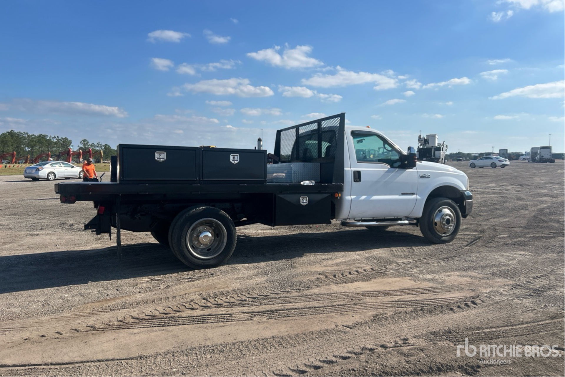 General Appearance with Imagen: esquina trasera derecha