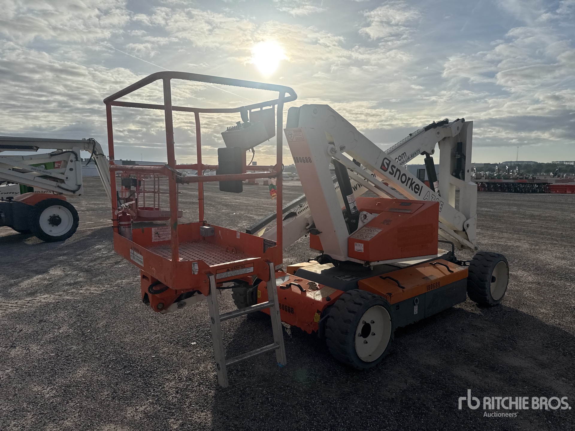 General Appearance with Bild, Ecke vorne rechts