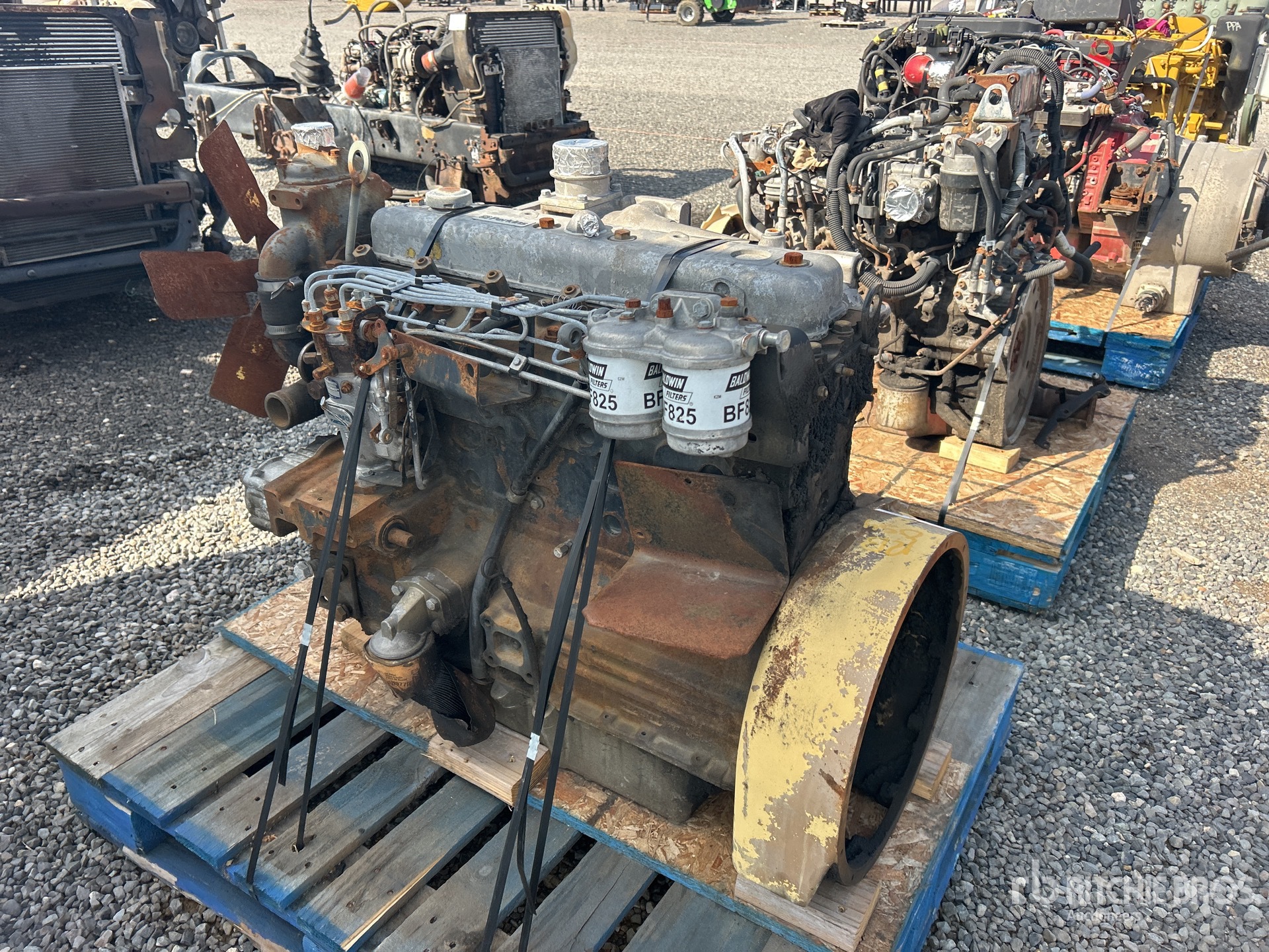 General Appearance with Foto, angolo posteriore sinistro