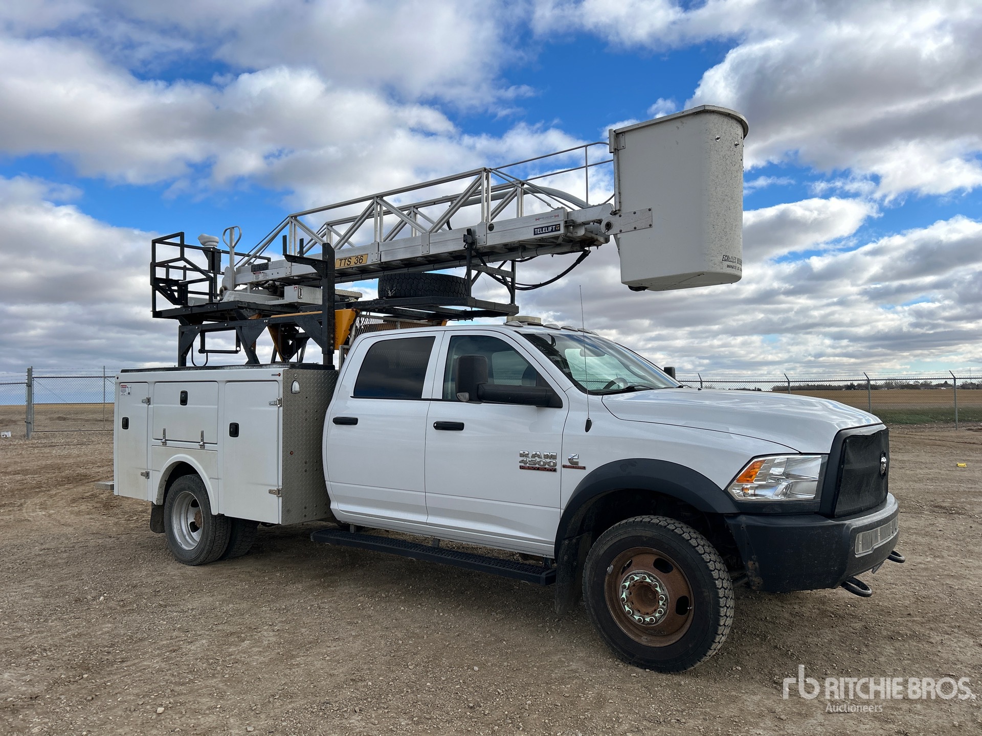 Aspect général with Image, coin avant droit