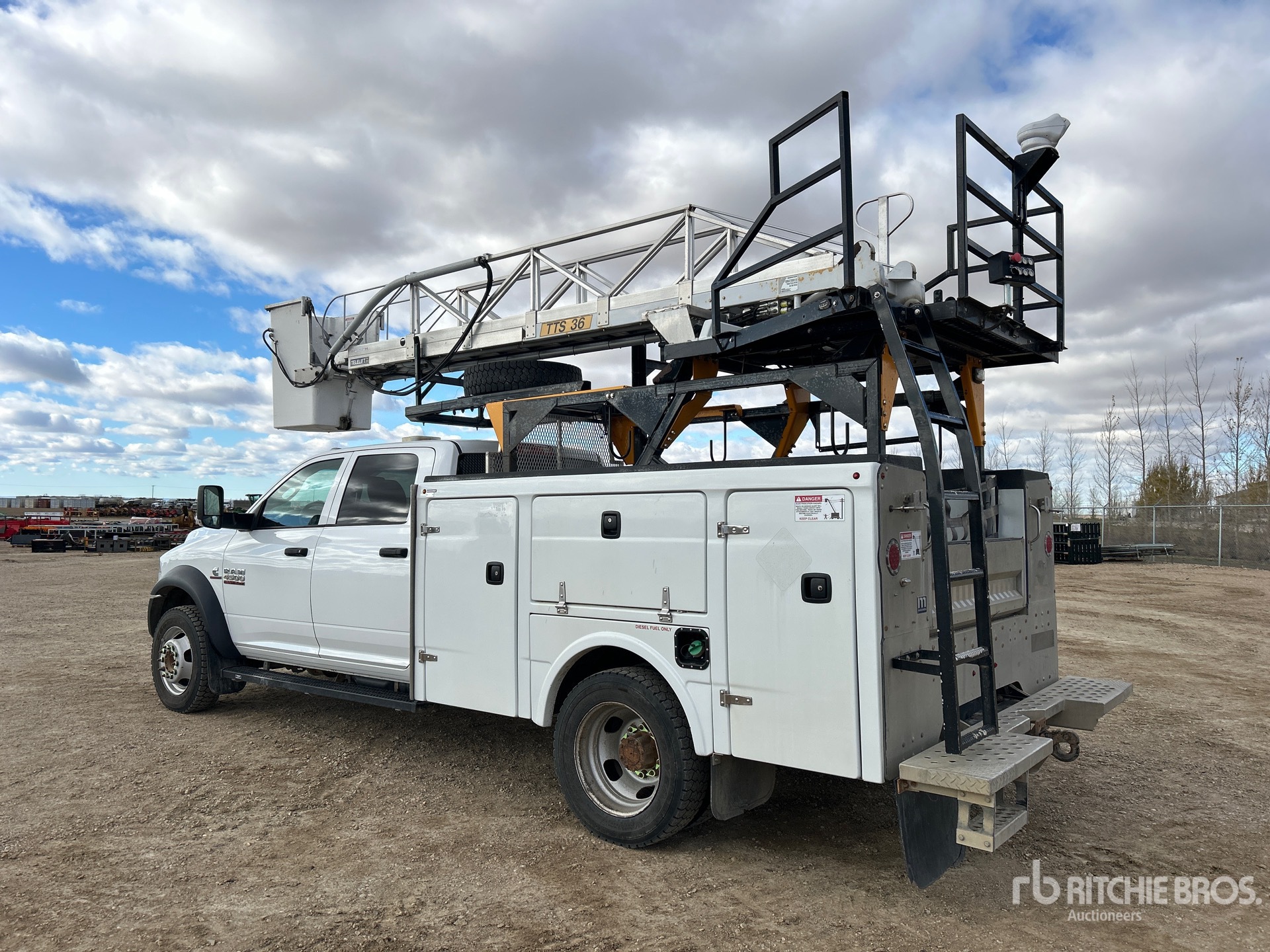 Aspect général with Image, coin arrière gauche