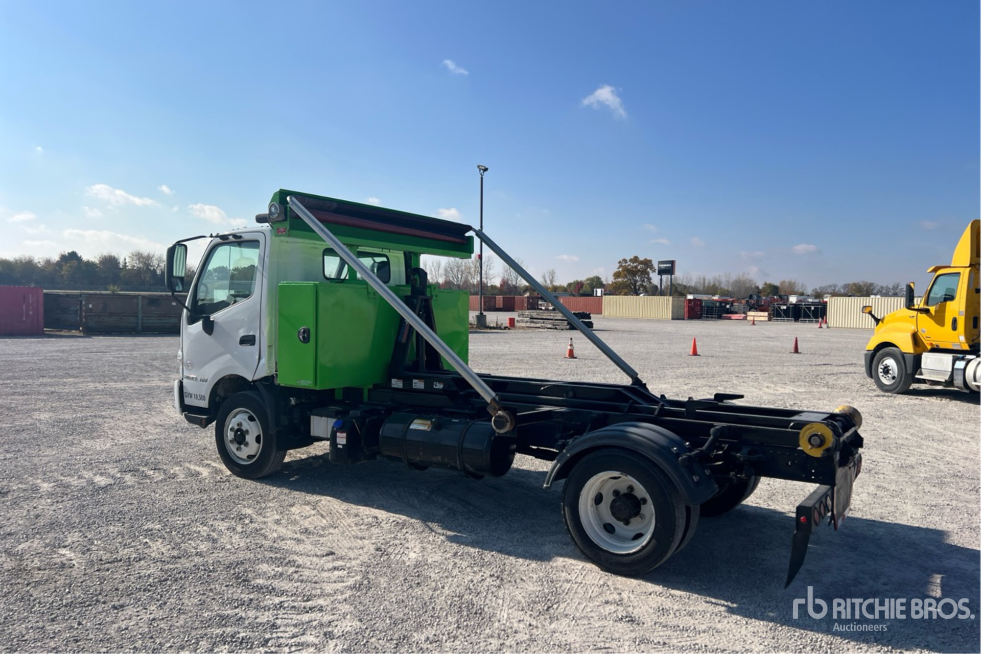 General Appearance with Bild, Ecke hinten links