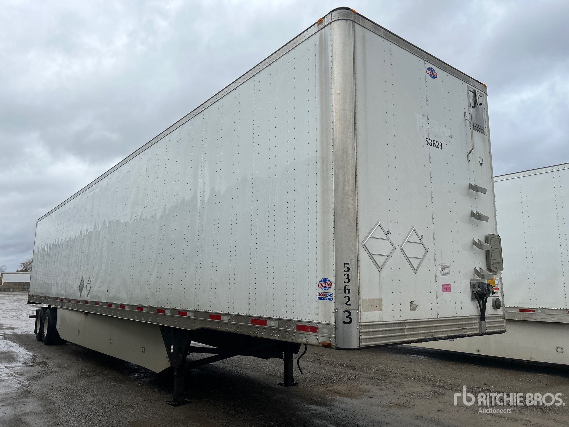 General Appearance with Image, coin avant droit