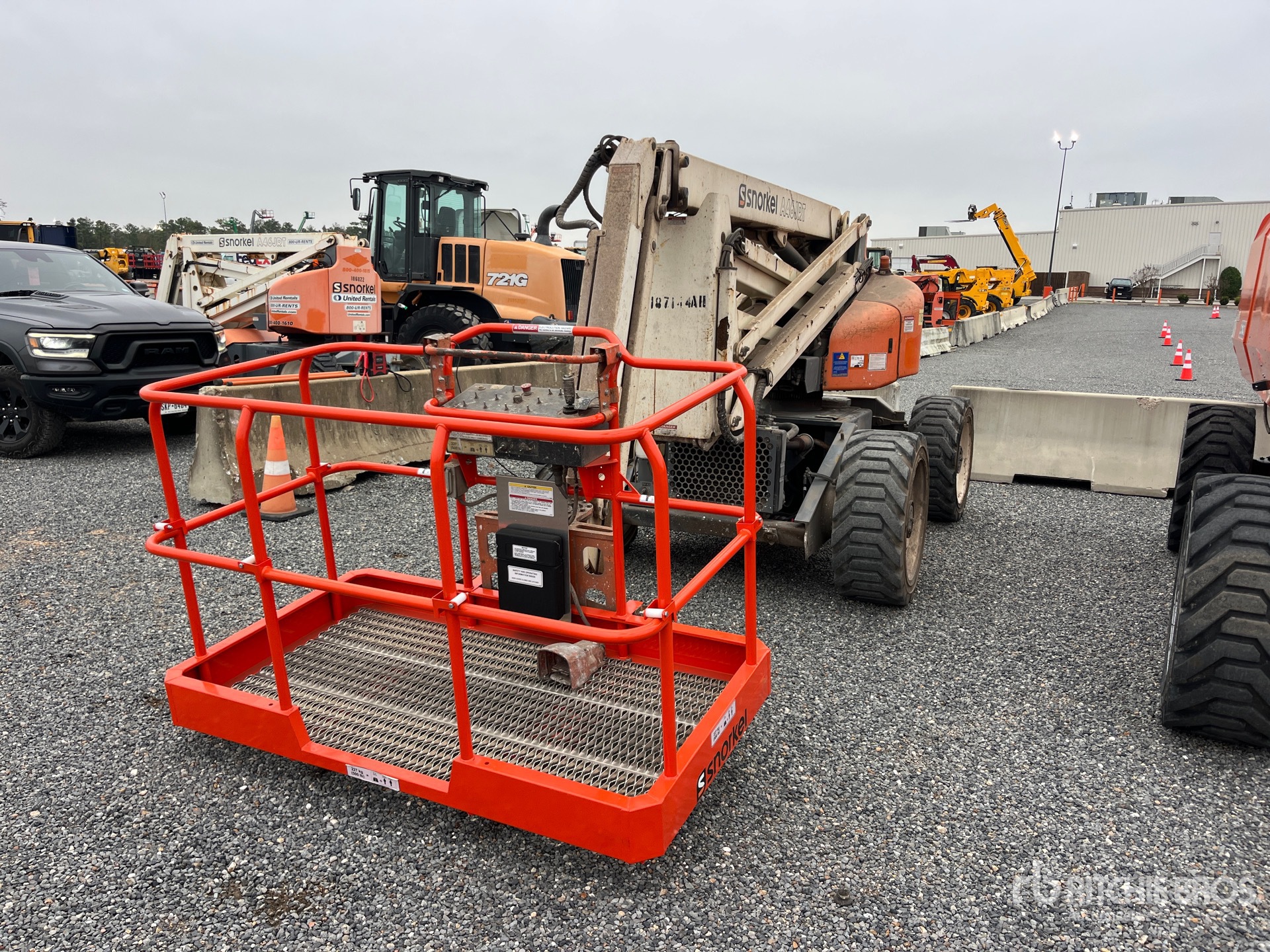 General Appearance with Picture, Left Front Corner