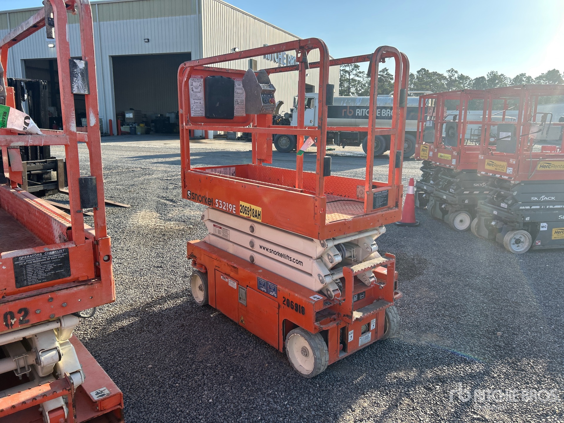 General Appearance with Imagen: esquina trasera izquierda