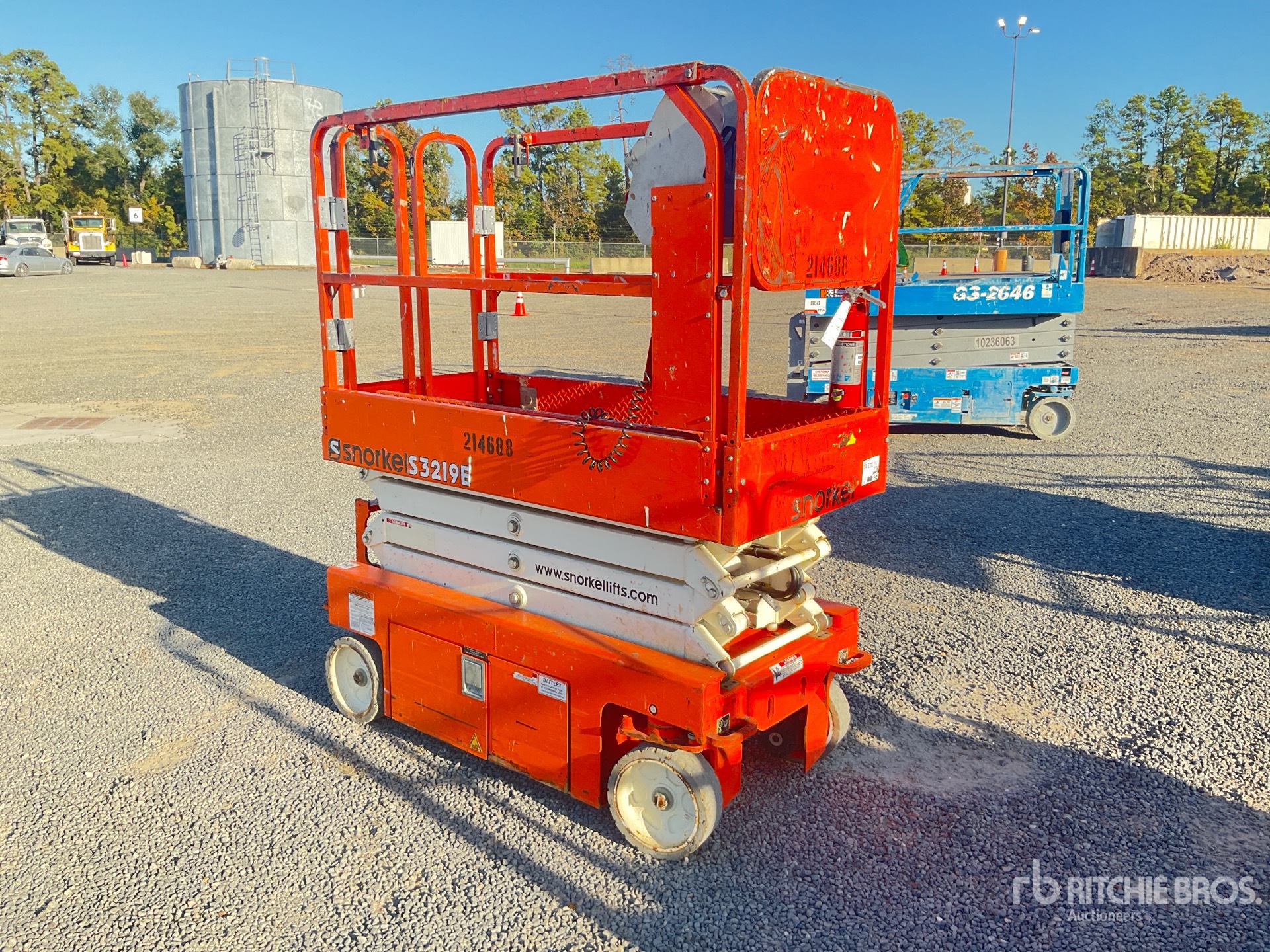 General Appearance with Picture, Right Front Corner