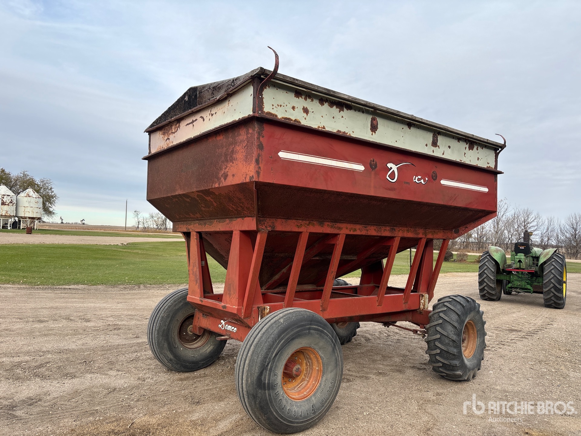 General Appearance with Bild, Ecke hinten rechts