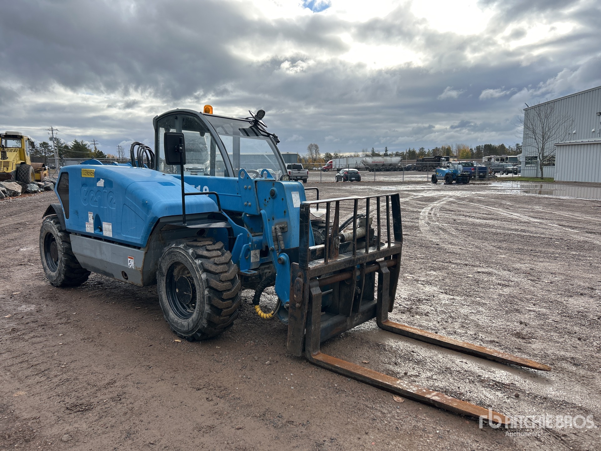 General Appearance with Picture, Right Front Corner