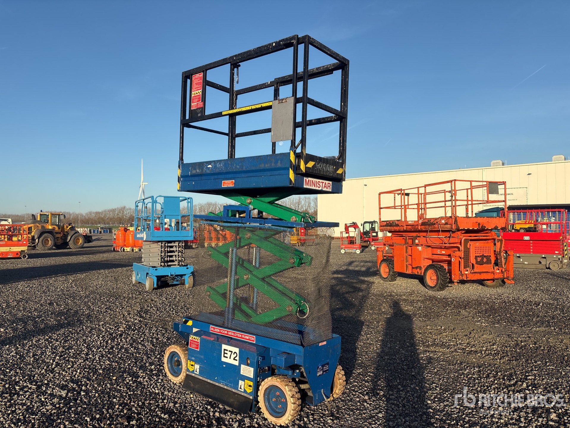 Aspect général with Image, coin arrière gauche