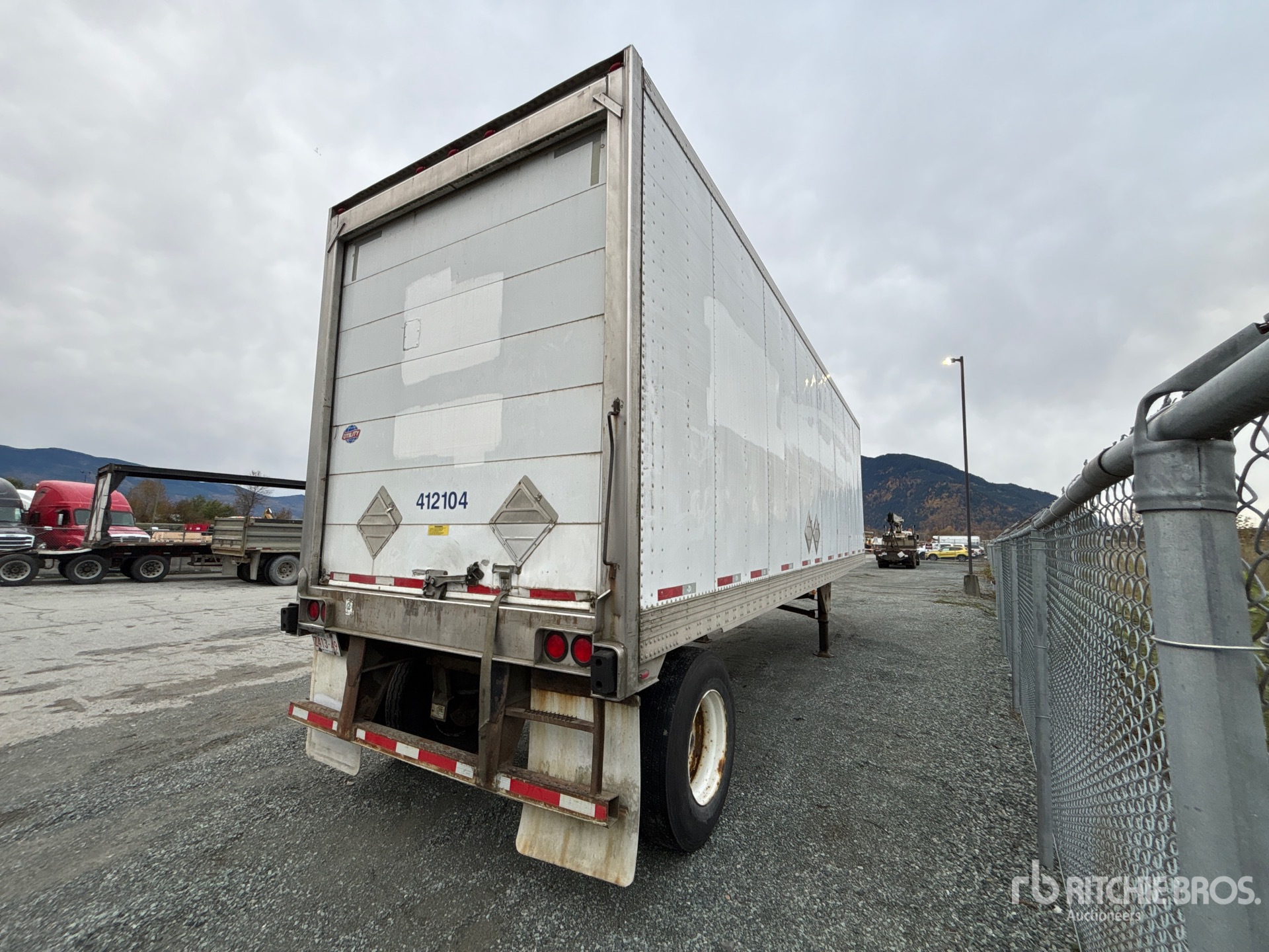 Aspect général with Image, coin arrière droit