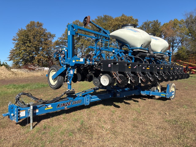 2012 Kinze 3600 ASD 12 Row No-Till Planter