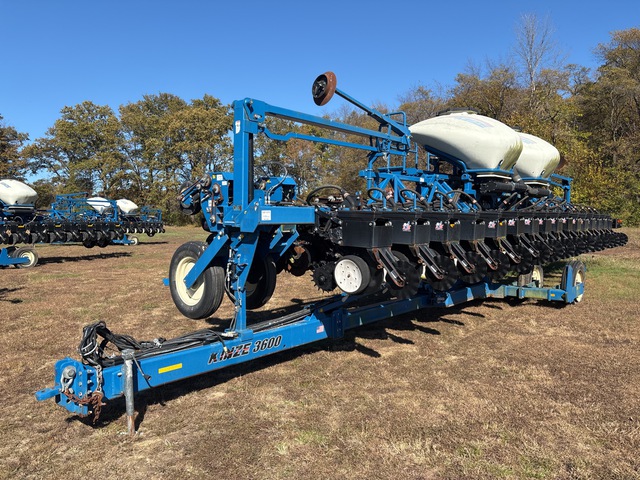 2015 Kinze 3600 ASD 16 Row No-Till Planter