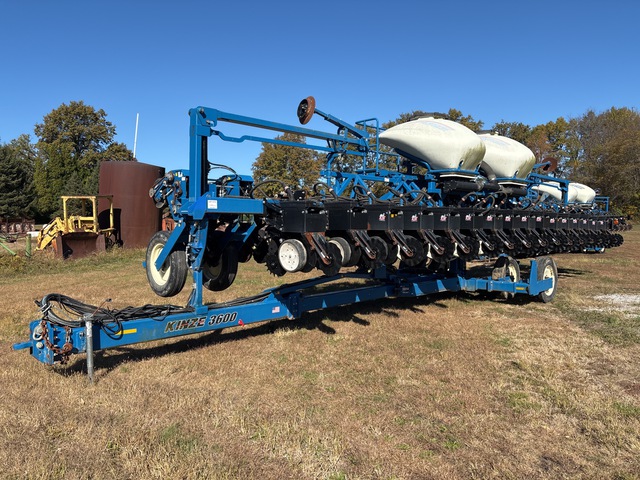 2015 Kinze 3600 ASD 16 Row No-Till Planter