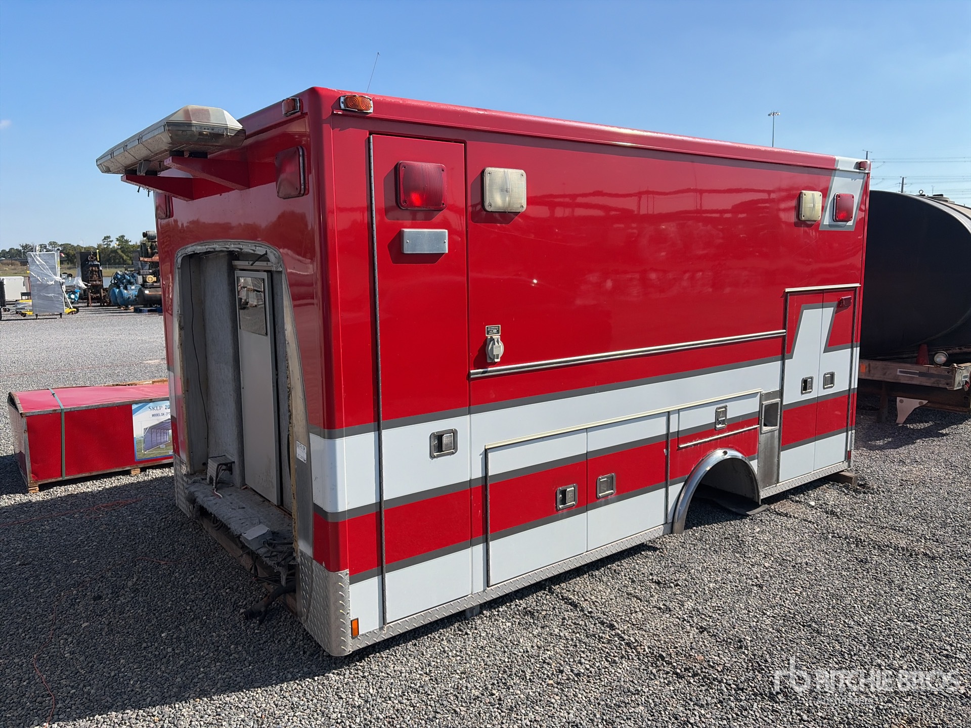 General Appearance with Picture, Left Front Corner