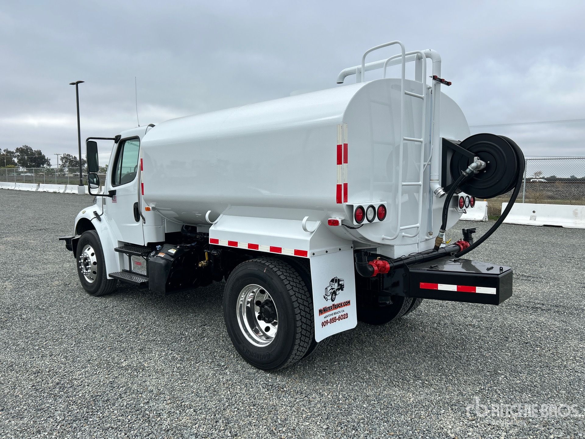 Aspect général with Image, coin arrière gauche