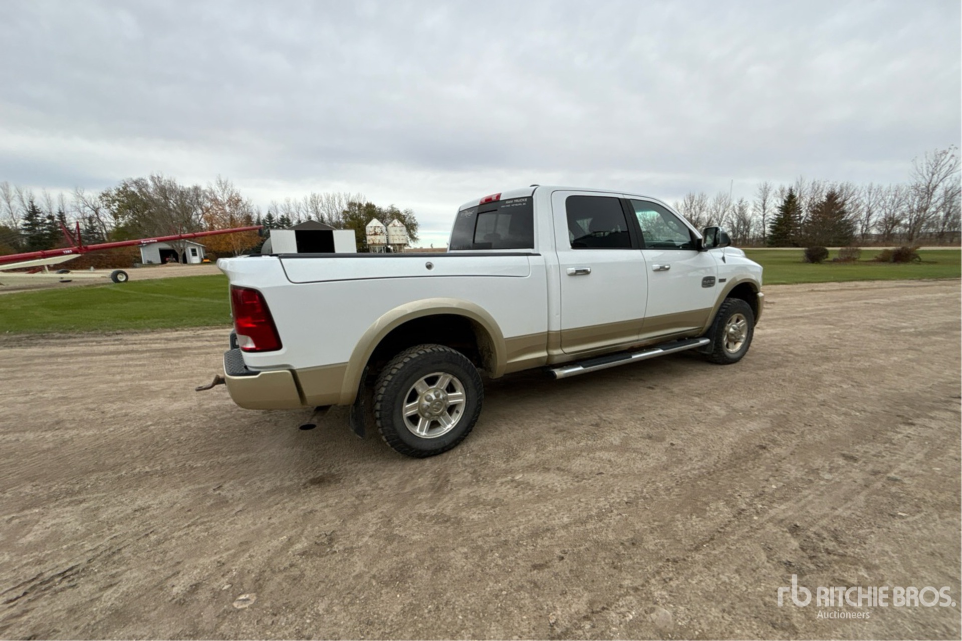 General Appearance with Bild, Ecke hinten rechts