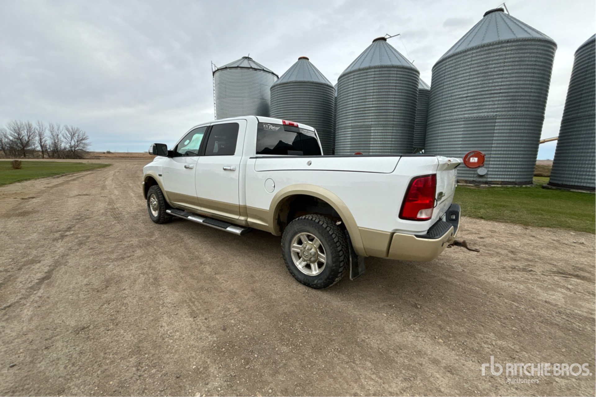 General Appearance with Bild, Ecke hinten links