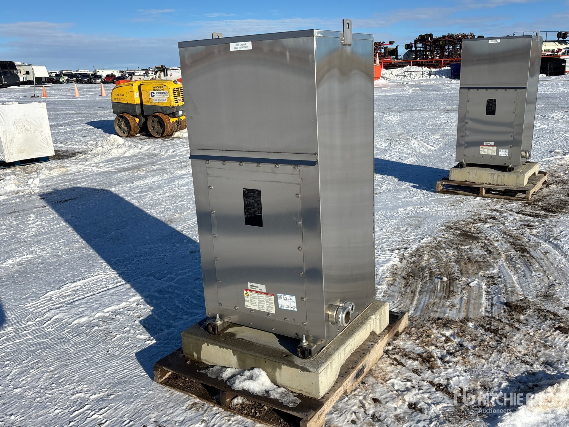 General Appearance with Picture, Left Front Corner