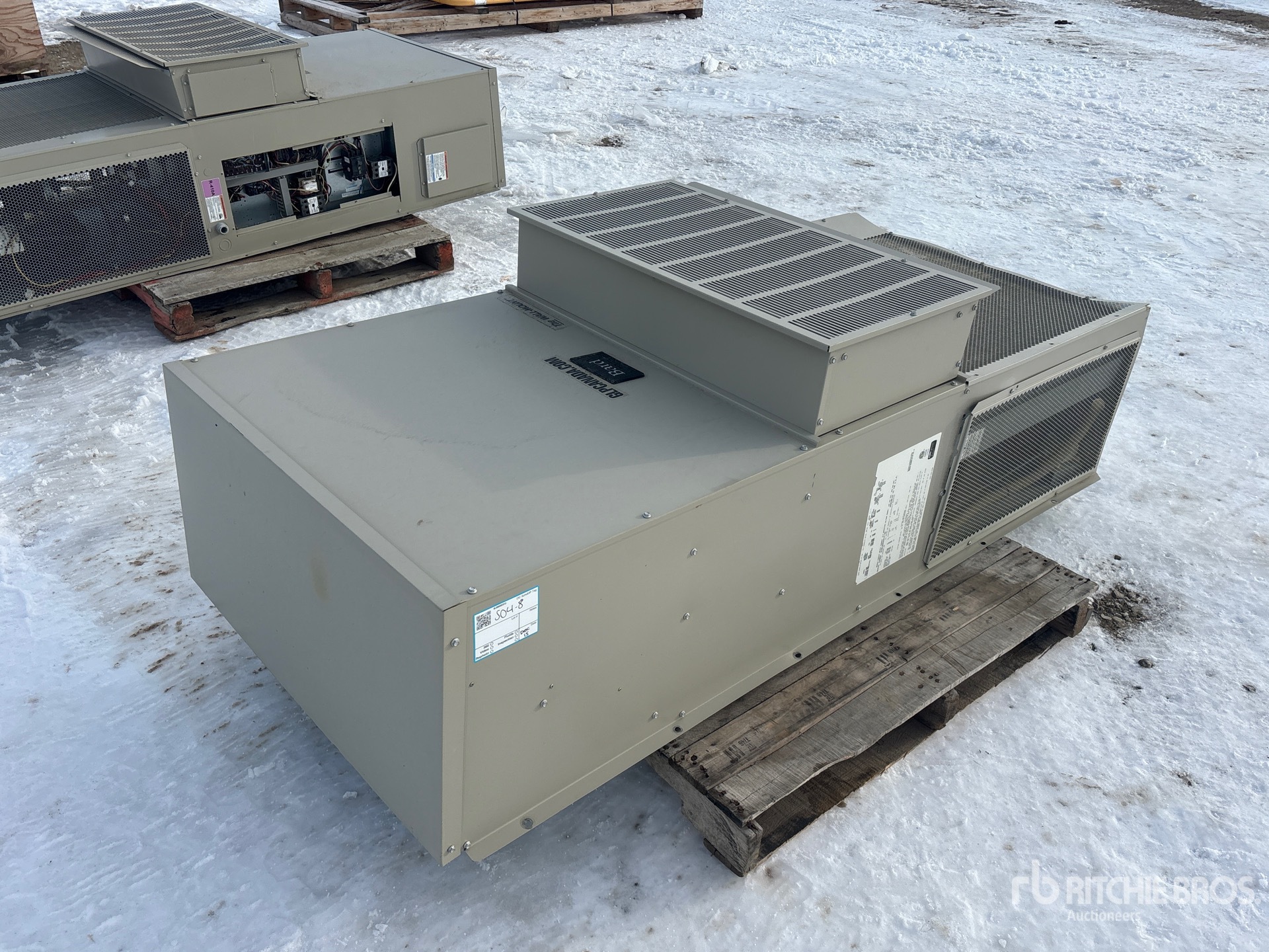 General Appearance with Bild, Ecke vorne links