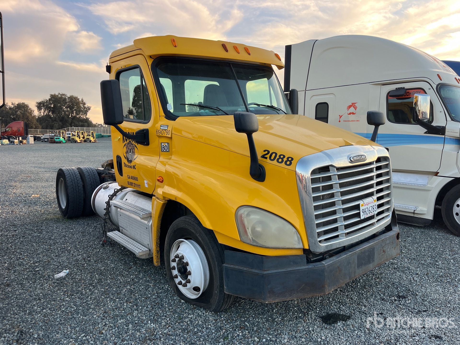 General Appearance with Picture, Right Front Corner