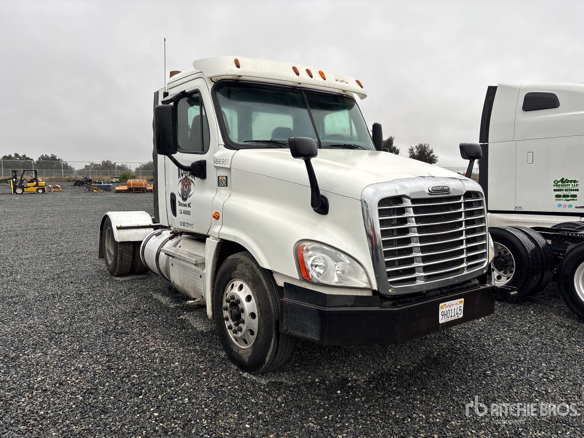 General Appearance with Picture, Right Front Corner