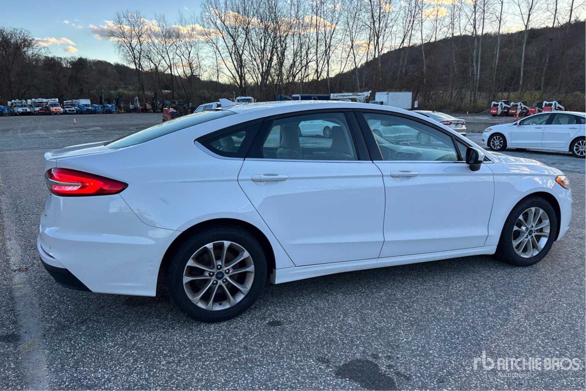 Aspect général with Image, coin arrière droit