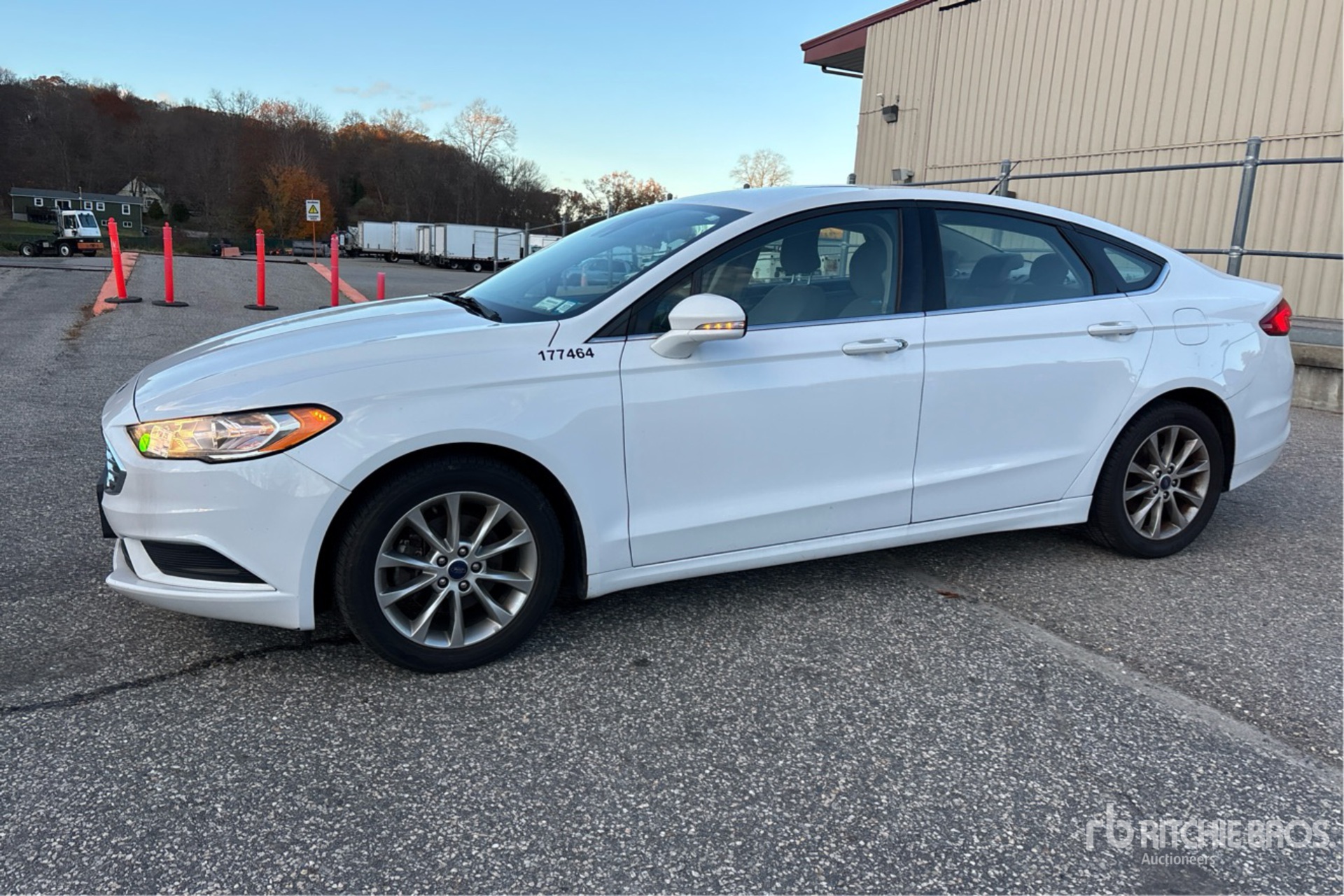 General Appearance with Image, coin avant gauche