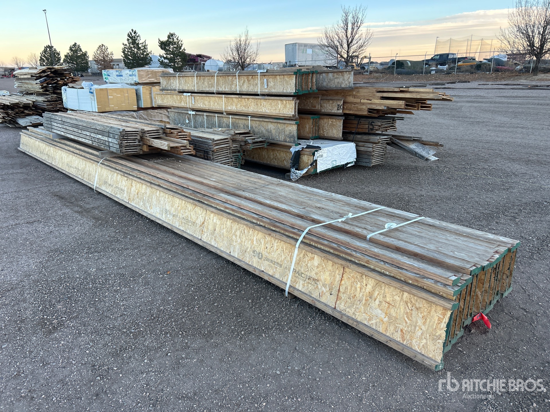 General Appearance with Bild, Ecke hinten rechts