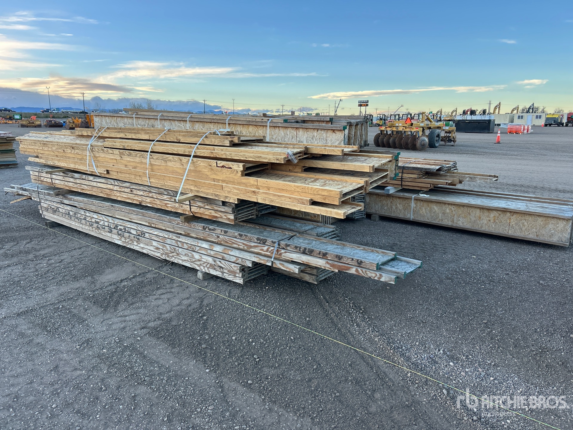 General Appearance with Bild, Ecke vorne links