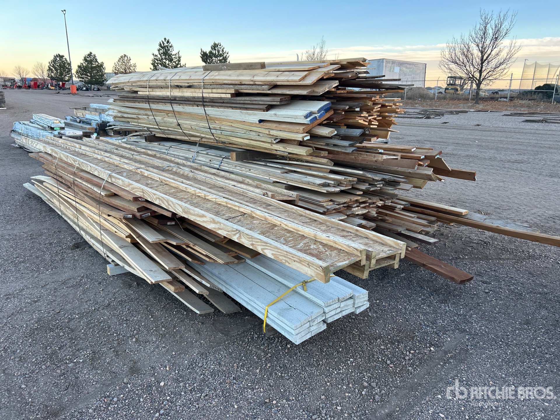 General Appearance with Bild, Ecke hinten rechts