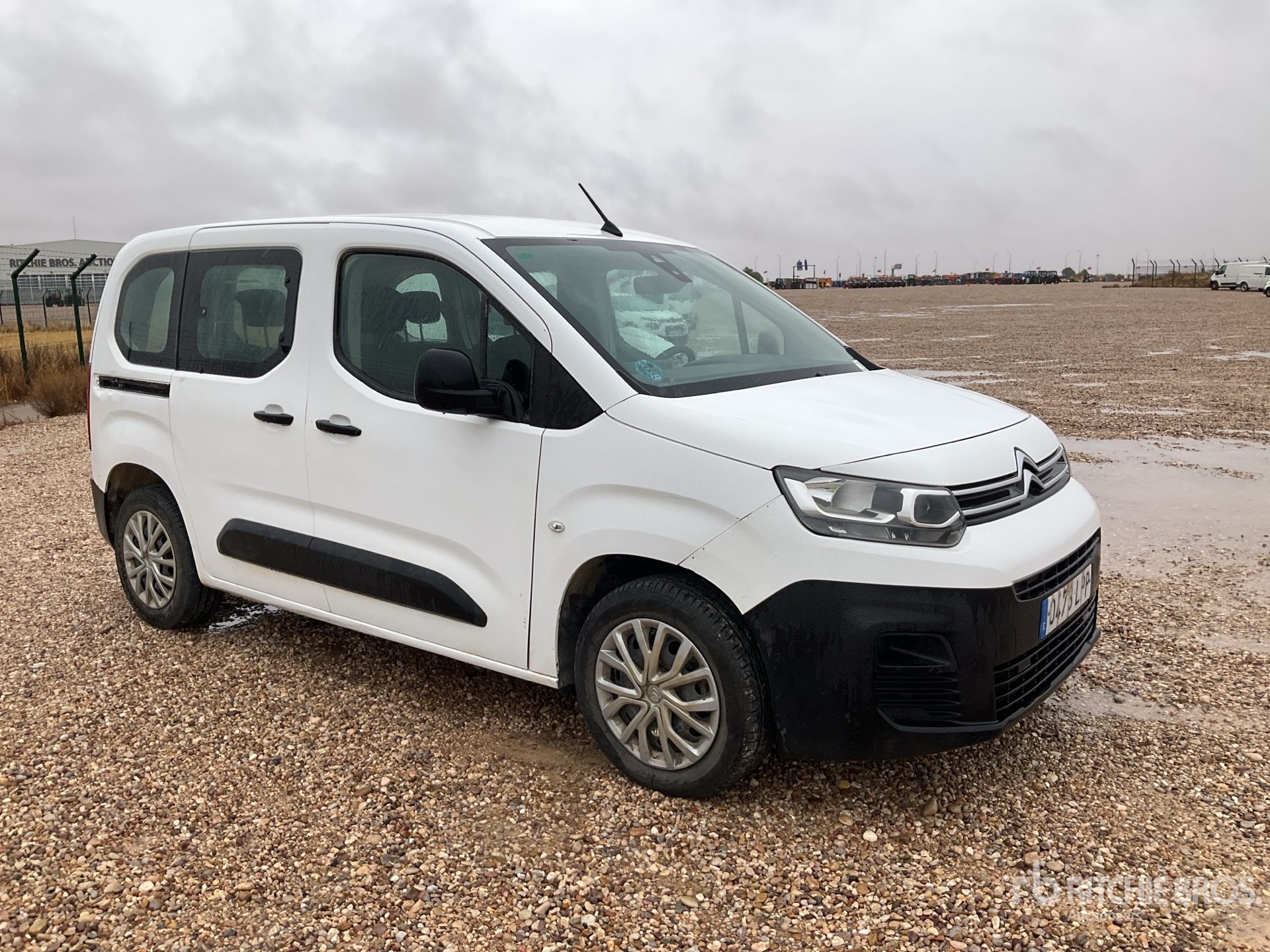 General Appearance with Bild, Ecke vorne rechts