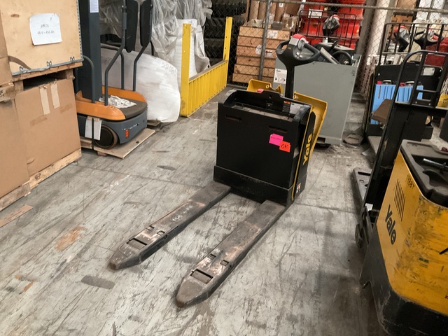 2022 Yale MPB045VG 4510 lb Pallet Jack 2022 Yale MPB045VG 4510 lb Pallet Jack