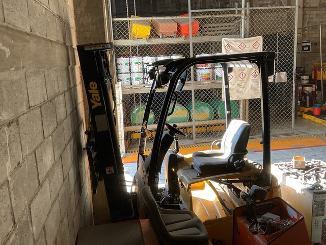 2015 Yale G807N07715N 3000 lb Electric Forklift (Inoperable) 2015 Yale G807N07715N 3000 lb Electric Forklift (Inoperable)