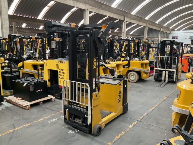 2019 Yale MC10 2200 lb Pallet Jack 2019 Yale MC10 2200 lb Pallet Jack