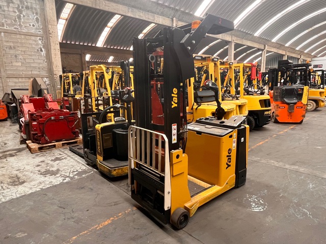 2019 Yale MC10 2200 lb Electric Pallet Jack 2019 Yale MC10 2200 lb Electric Pallet Jack