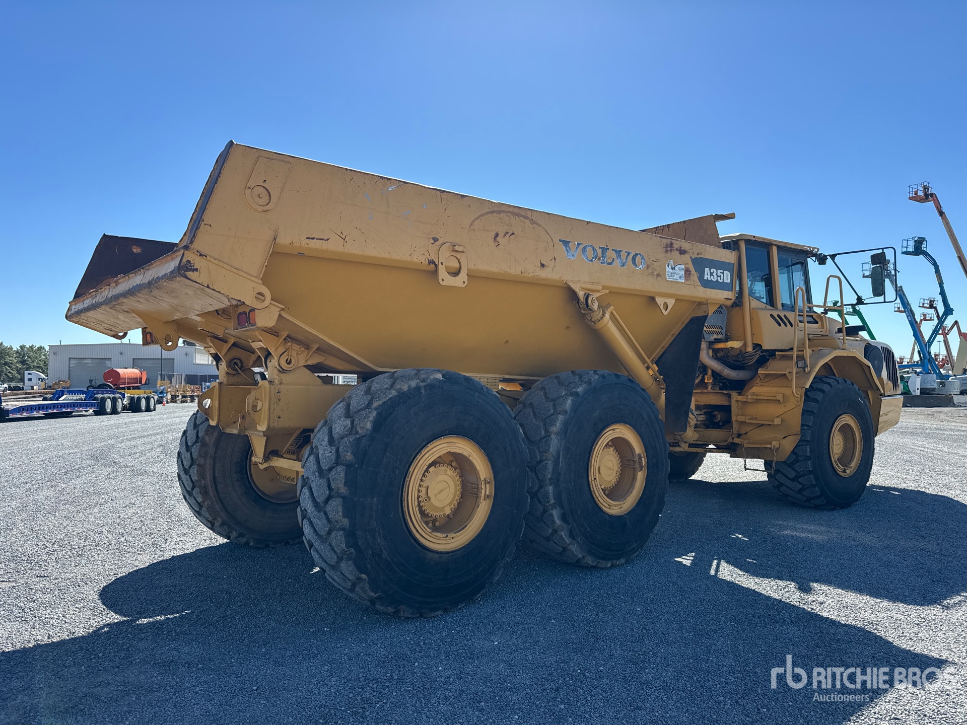 General Appearance with Foto, angolo anteriore sinistro