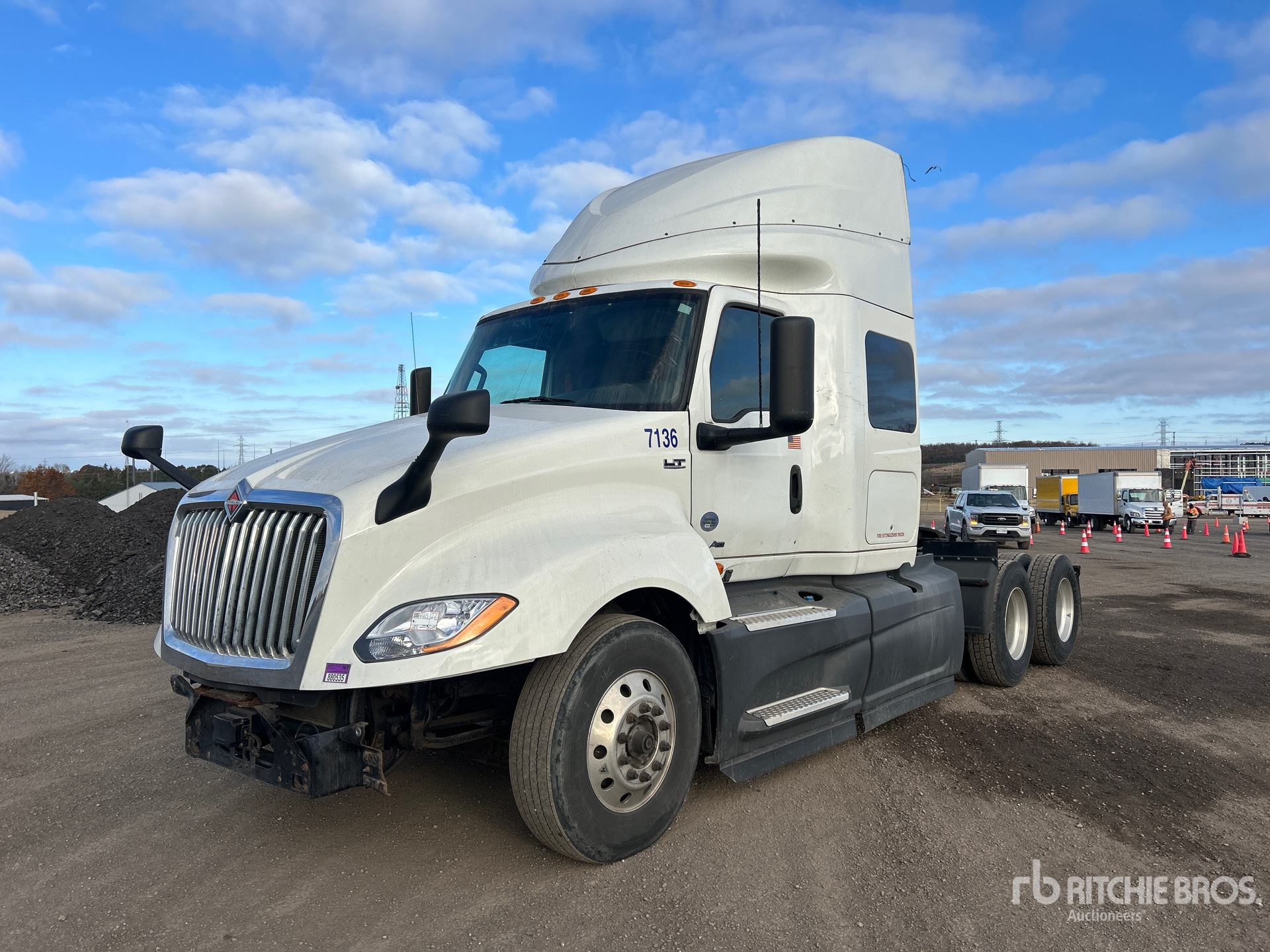 Aspect général with Image, coin avant gauche