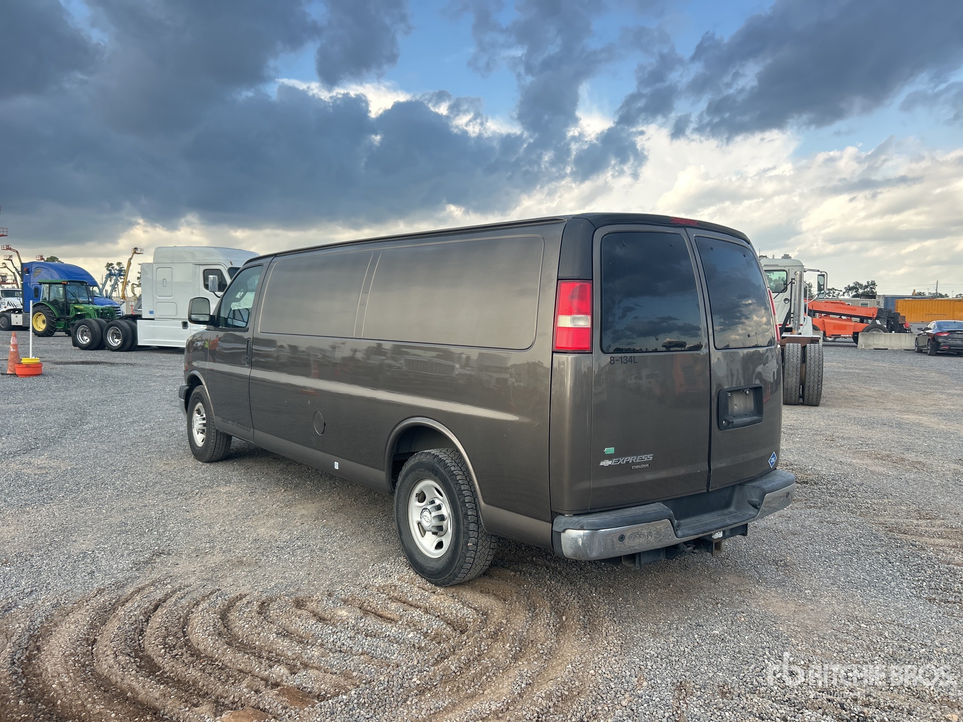 General Appearance with Picture, Left Rear Corner