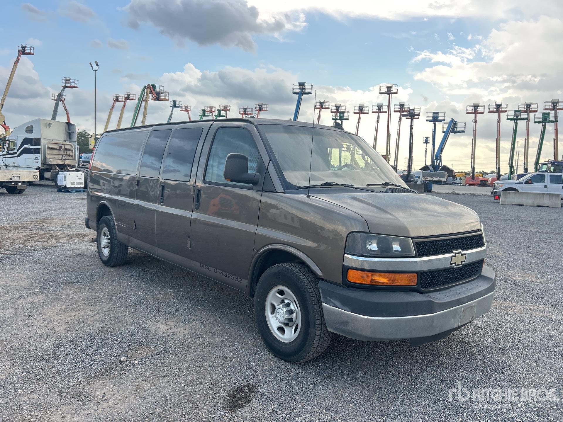 General Appearance with Picture, Right Front Corner