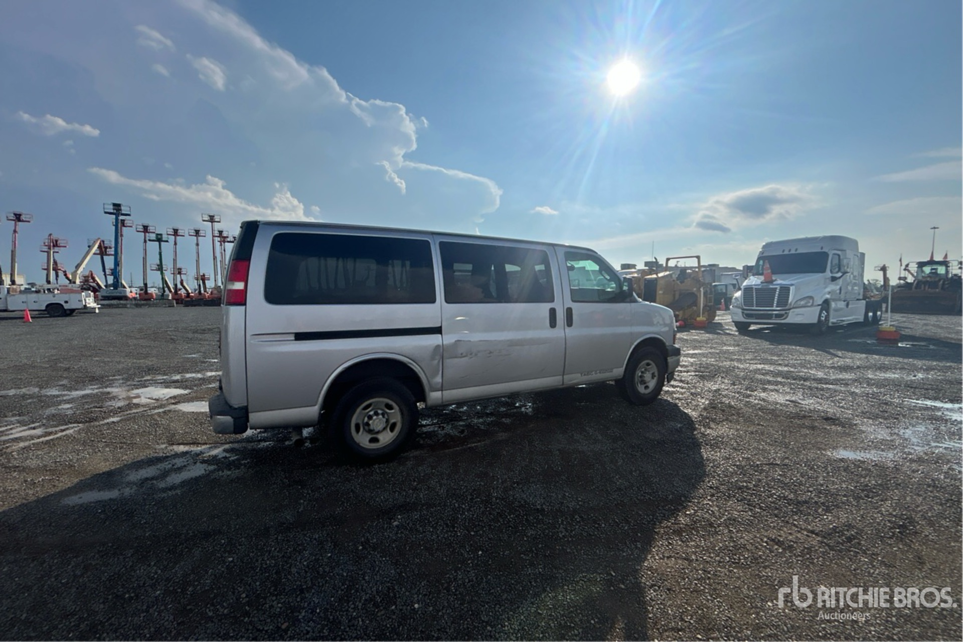 General Appearance with Imagen: esquina trasera derecha