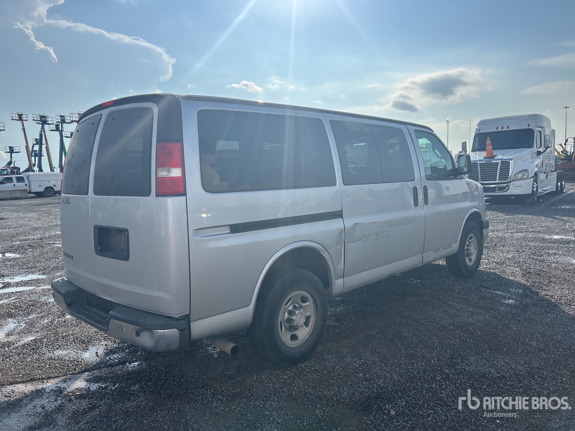 General Appearance with Picture, Right Rear Corner