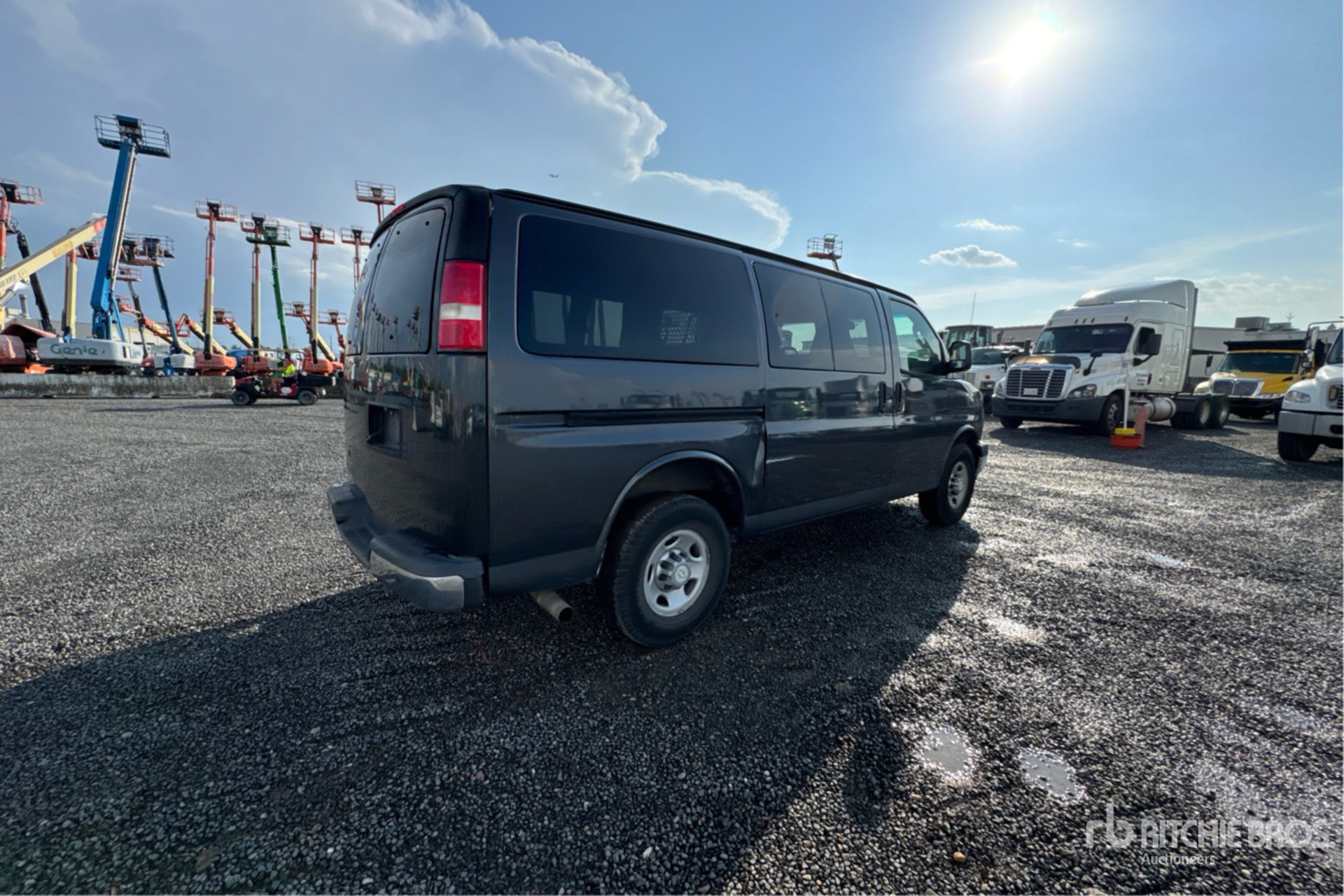 General Appearance with Picture, Right Rear Corner